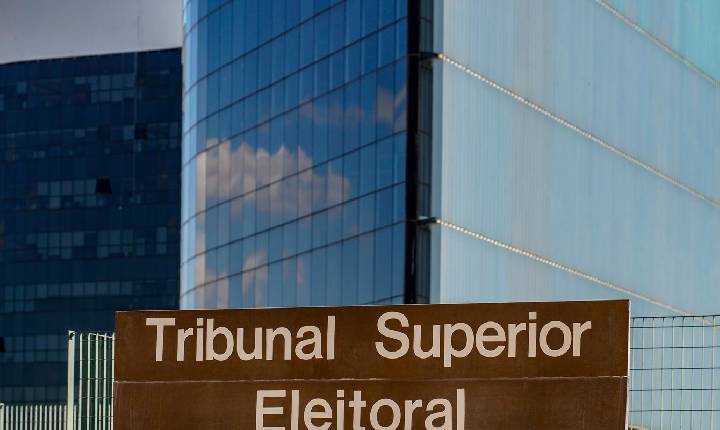 Eleições: TSE assina acordo com big techs para combater desinformação