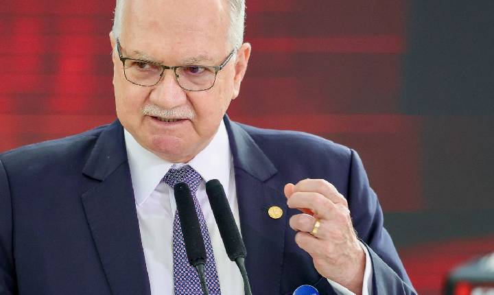 Fachin defende STF após Itália apontar parcialidade no caso Zambelli