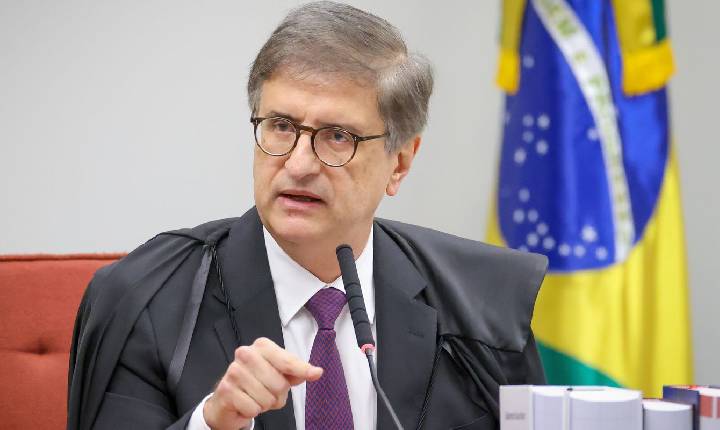 PGR não vê abuso de André Mendonça em investigação contra Moraes