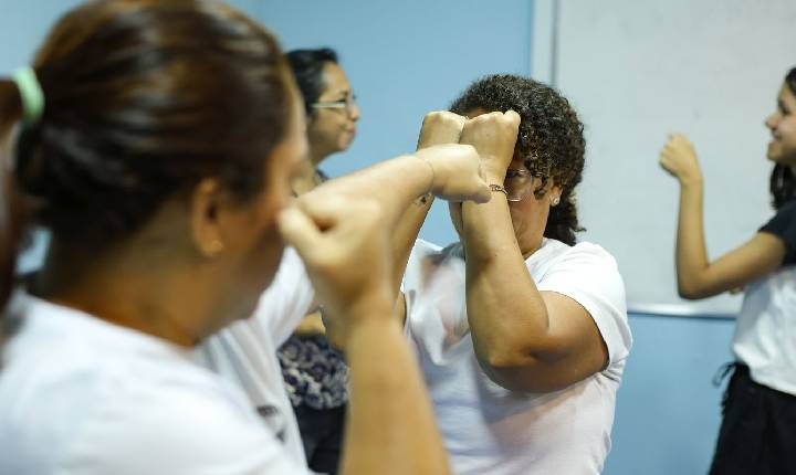 Senado aprova venda de spray de pimenta para defesa de mulheres
