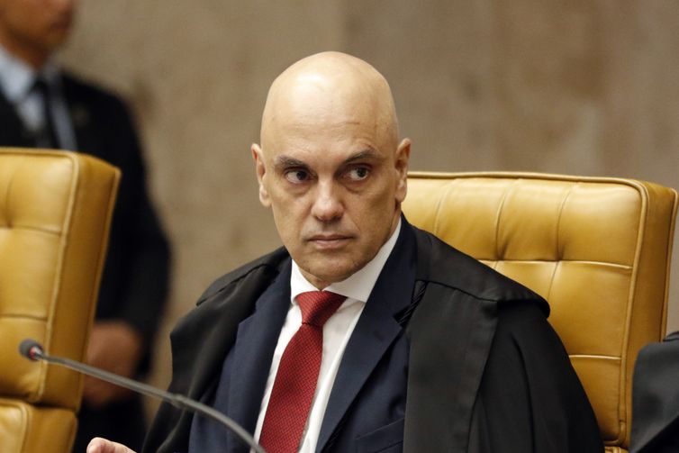 Moraes nega pedido da defesa de Bolsonaro para receber visita de sogro
