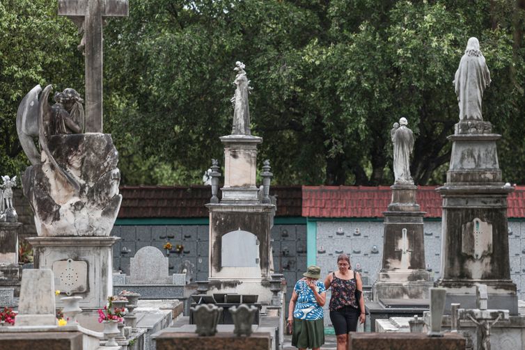 Mortes no país crescem 4,6% em 2024, maior alta fora anos de pandemia